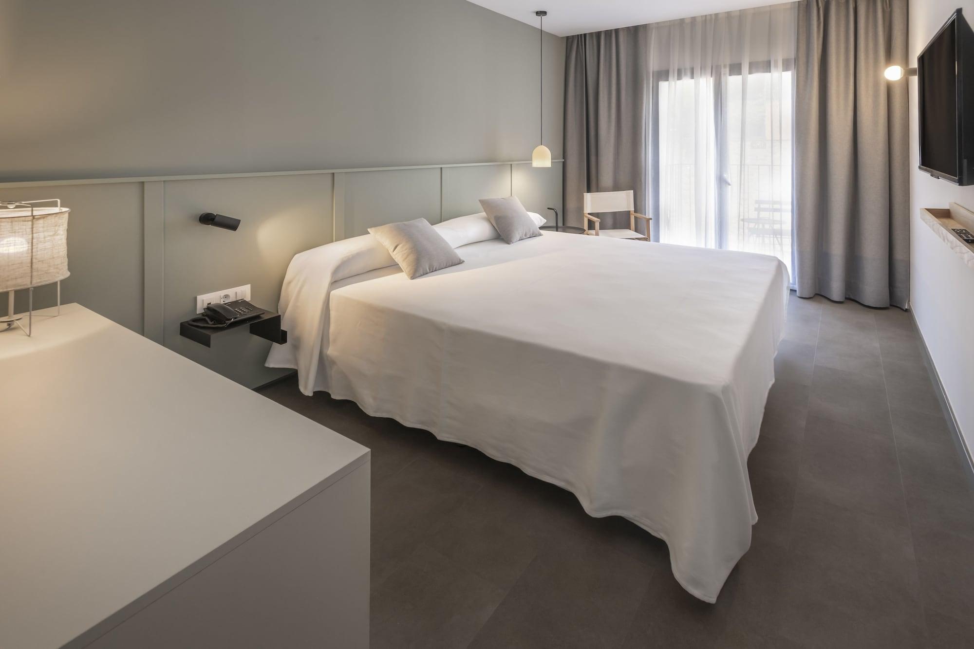 Ght Miratge - Only Adults 18 And Up Hotel